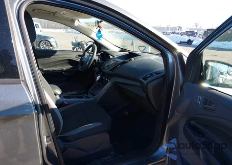 2014 Ford Escape S z USA, uszkodzony, nr VIN 1FMCU0F73EUD21516